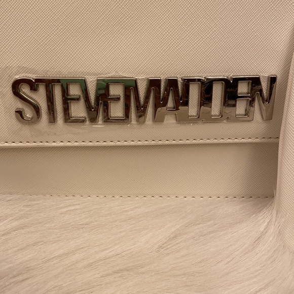 NWT Steve Madden BHAMA Crossbody - w/ Matching Wallet - White - Picture 3 of 15